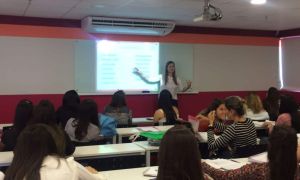 Sete vantagens para se especializar em Farmácia Estética