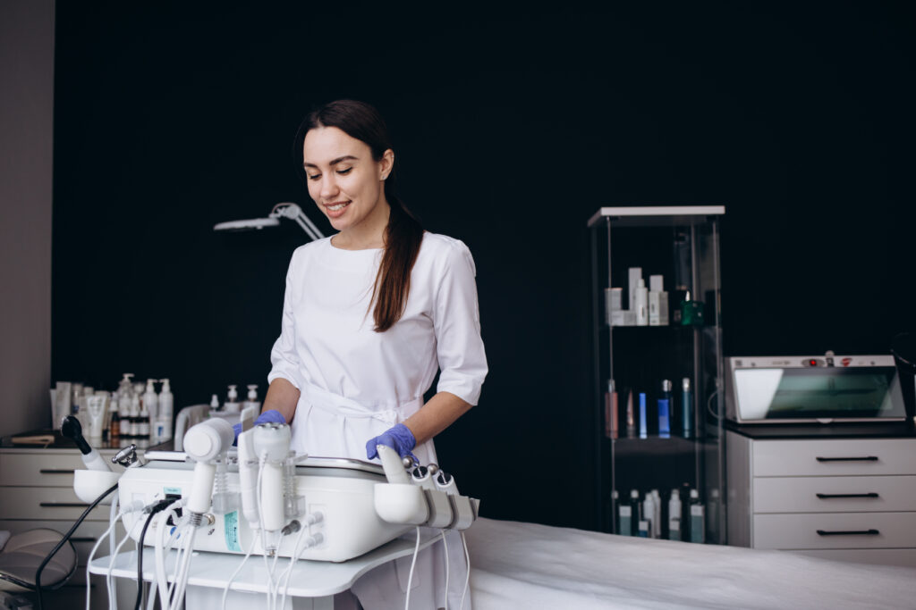 Checklist para legalizar sua clínica de estética do zero: os passos essenciais para atuar com segurança e crescimento